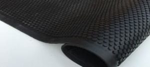 Digi-scrape mat with heavy-duty scraper surface for dirt control